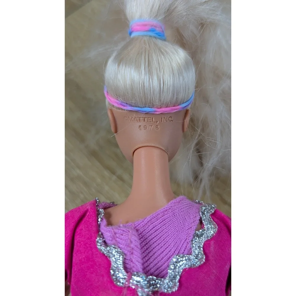 Vintage 1976 Mattel Twist n Turn Barbie Doll Blond Hair Blue Eyes Bend